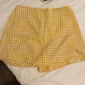 Old Navy Yellow Gingham Skort
